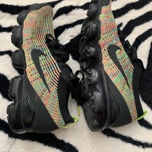 Nike Unisex Multicolor Vapormax Flyknit Shoes